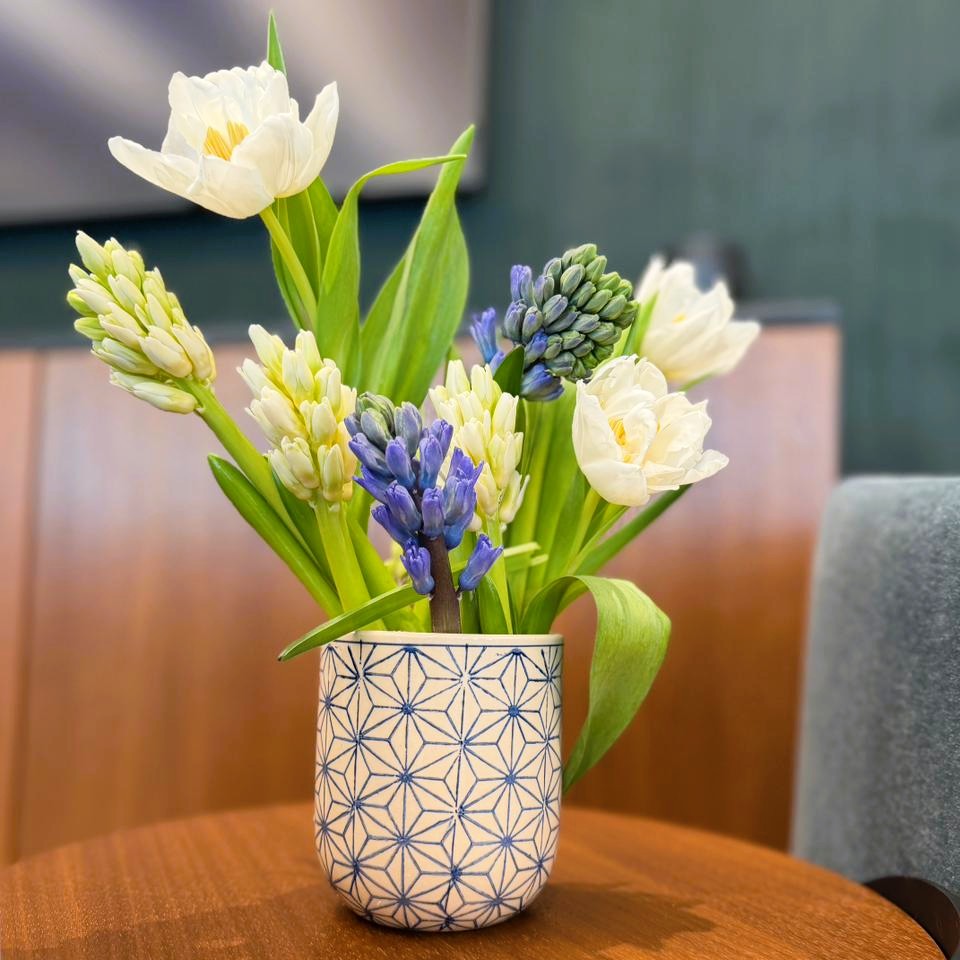 The Benefits of Florals in Business Offices